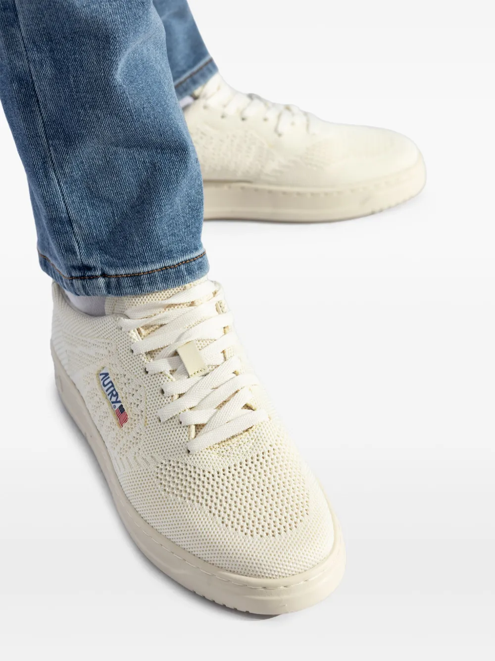 【送料&関税込】Autry Medalist Easeknit Sneakers Autry Medalist Easeknit Low Sneakers In Hay Fabric