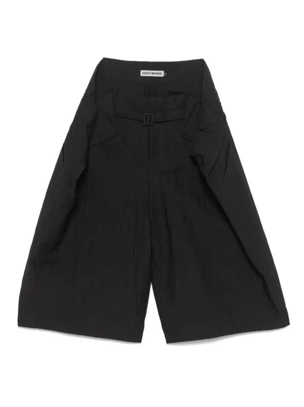 ISSEY MIYAKE ブラックショートパンツ Issey Miyake Fold To Form ショートパンツ | ブラック | FARFETCH JP