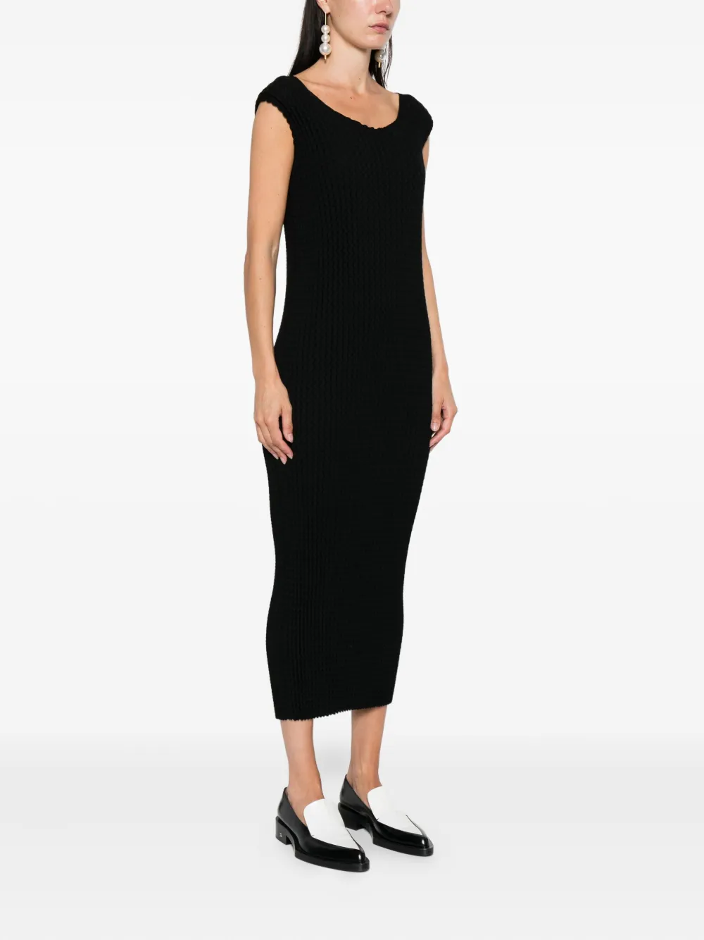 Issey Miyake ribbed sleeveless midi dress Zwart