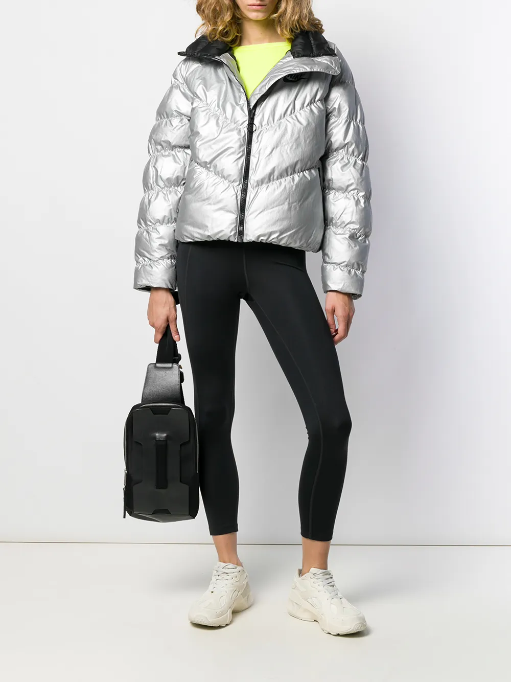 Nike Sportswear Synthetic Fill Shine "Silver Black" jacket Zilver