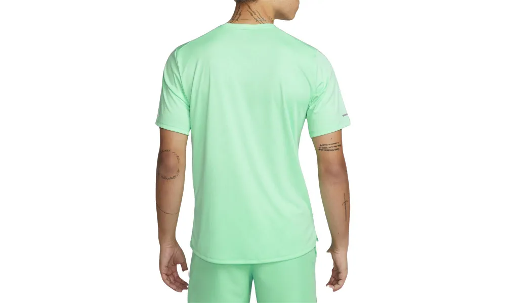 Nike Dri-FIT UV Run Division "Green Glow" T-shirt Groen