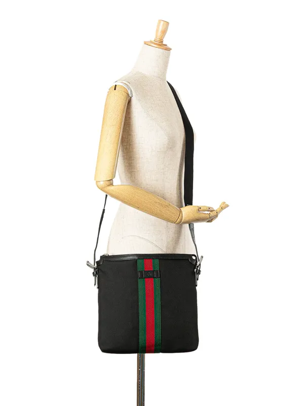 GUCCI テクノメッセンジャークロスボディ　ショルダーバック GUCCI テクノメッセンジャークロスボディショルダーバック