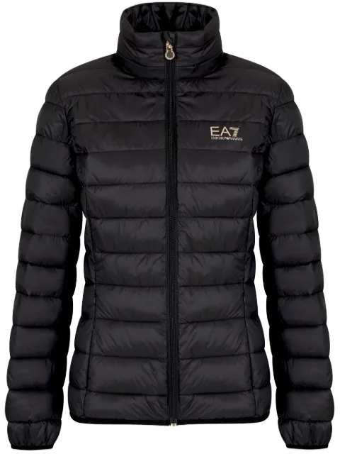 Ea7 Emporio Armani جاكيت منفوخ بطبعة شعار الماركة