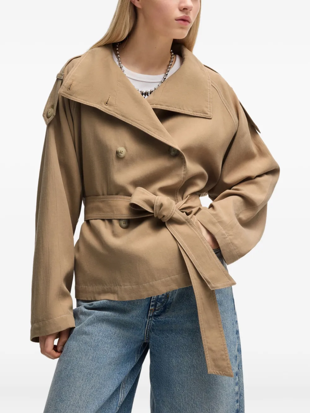 HUGO Jack met ceintuur en dubbele rij knopen Beige