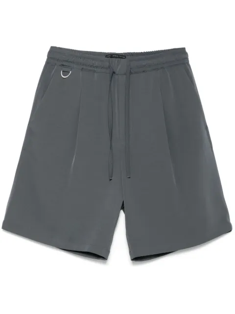 Low Brand shorts con pinzas invertidas