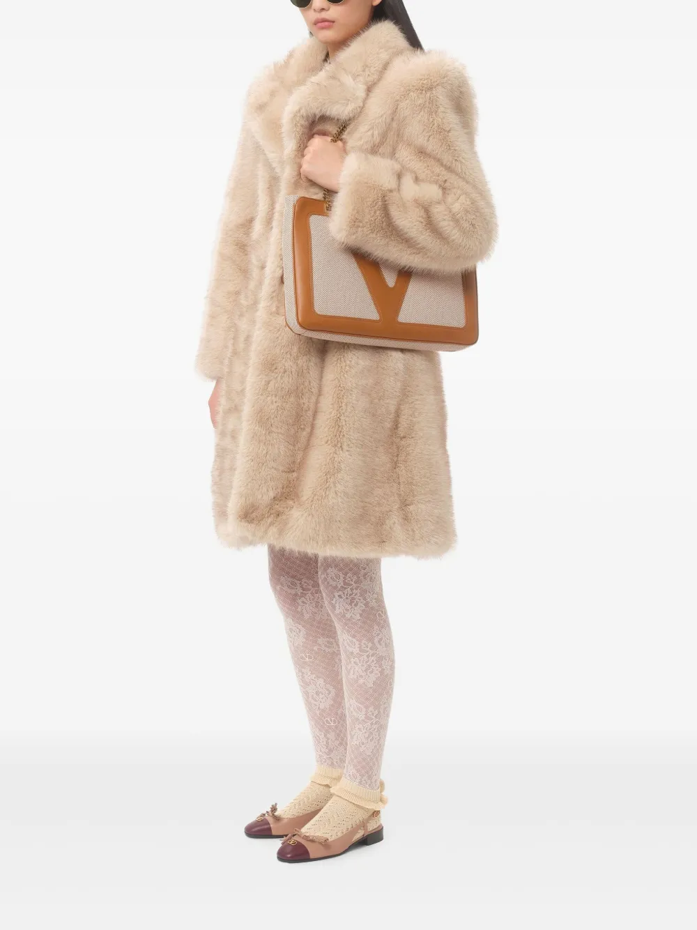 Valentino Garavani Medium Viva Superstar shopper Beige