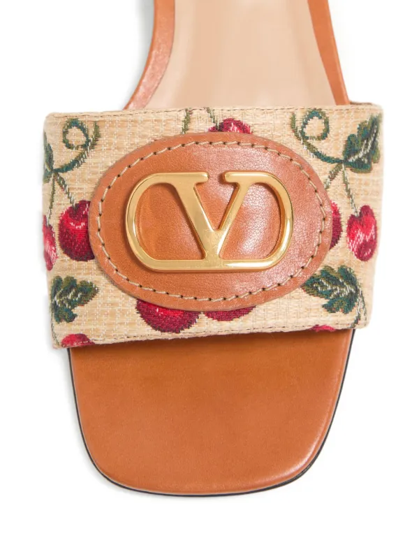 【VALENTINO】Vロゴシグネチャー チェリフィック サンダル Valentino Garavani Vロゴ シグネチャー チェリフィックモチーフ