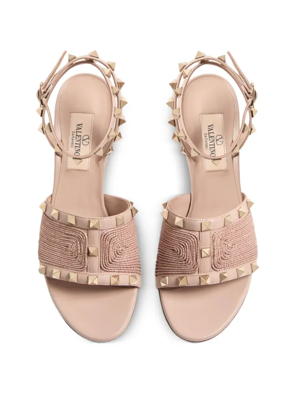 Valentino Garavani ロックスタッズ サンダル | ピンク | FARFETCH JP