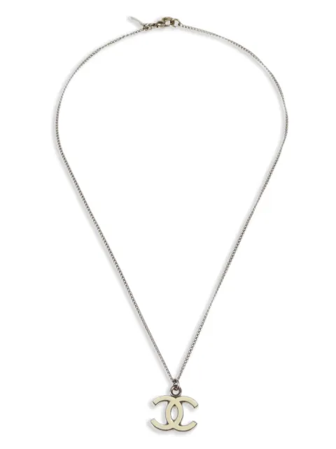 CHANEL Pre-Owned collar con dije CC 2008
