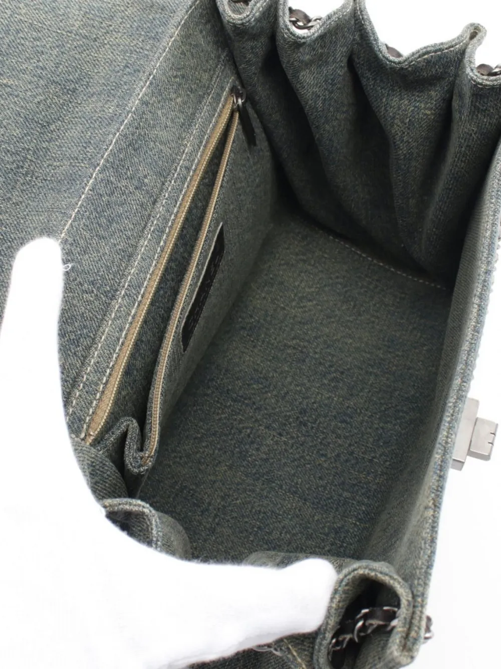 Pre-owned Chanel 2000-2002 Denim Flap Shoulder Bag In Blue