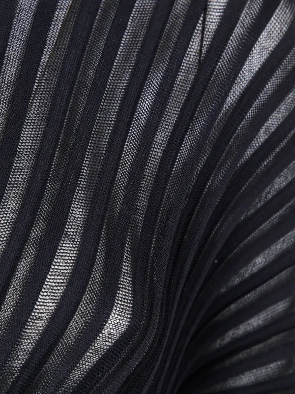 Issey Miyake Pleated Top | Black | FARFETCH