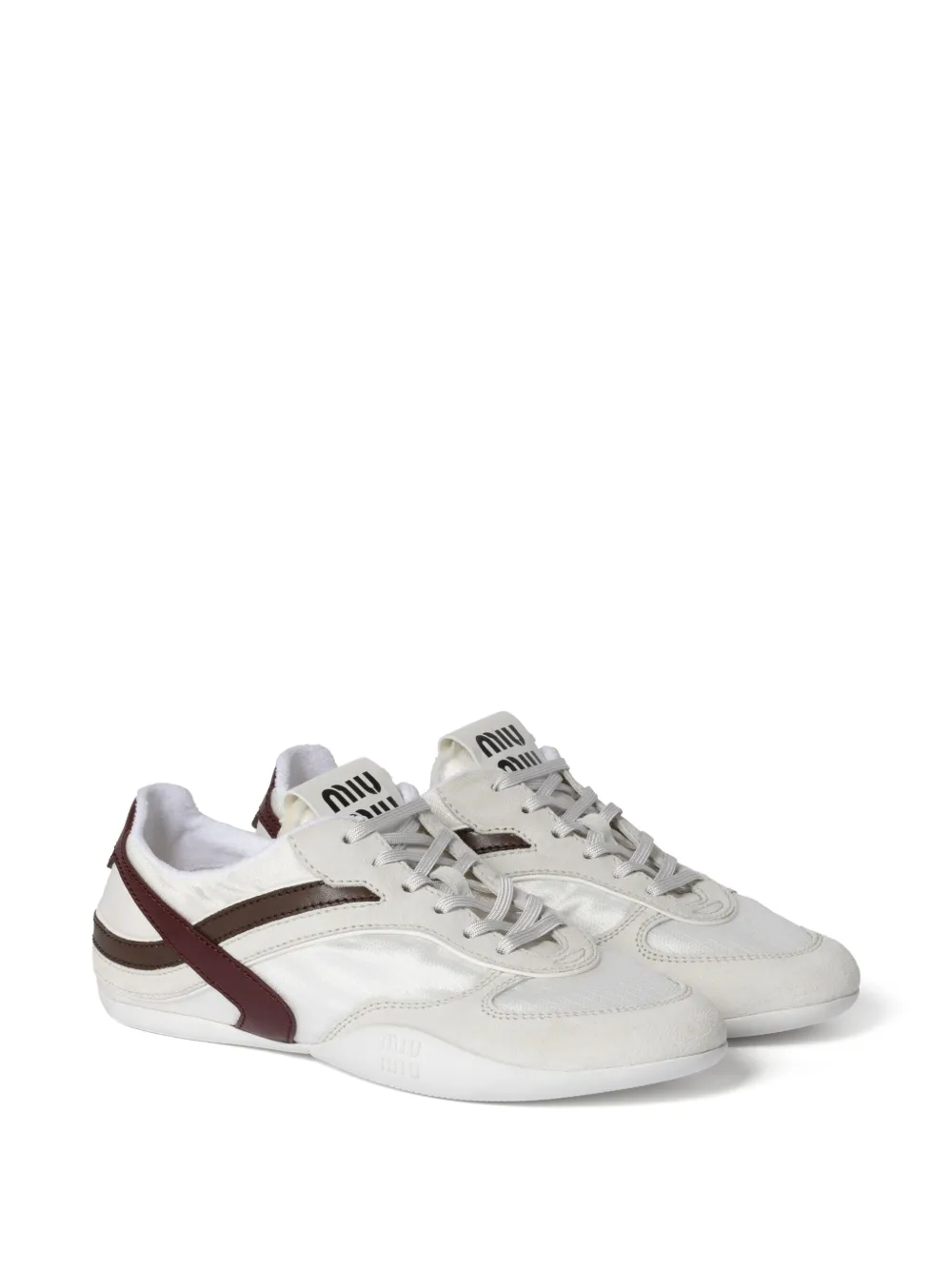 Miu Miu Sneakers met logopatch - Wit