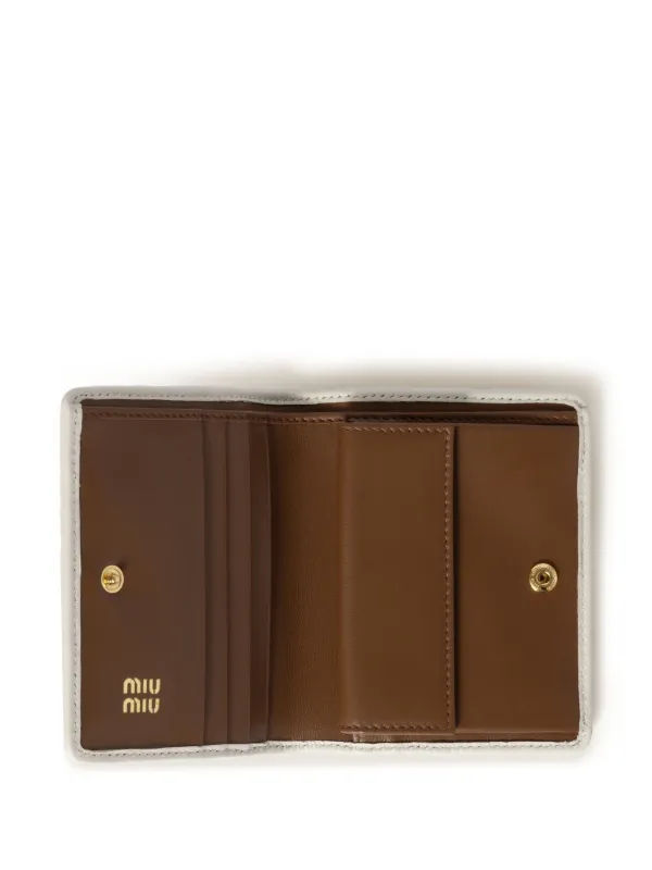 人気商品の再入荷情報をお届け！ Miu Miu FARFETCH | Brown | Wallet Leather 小物