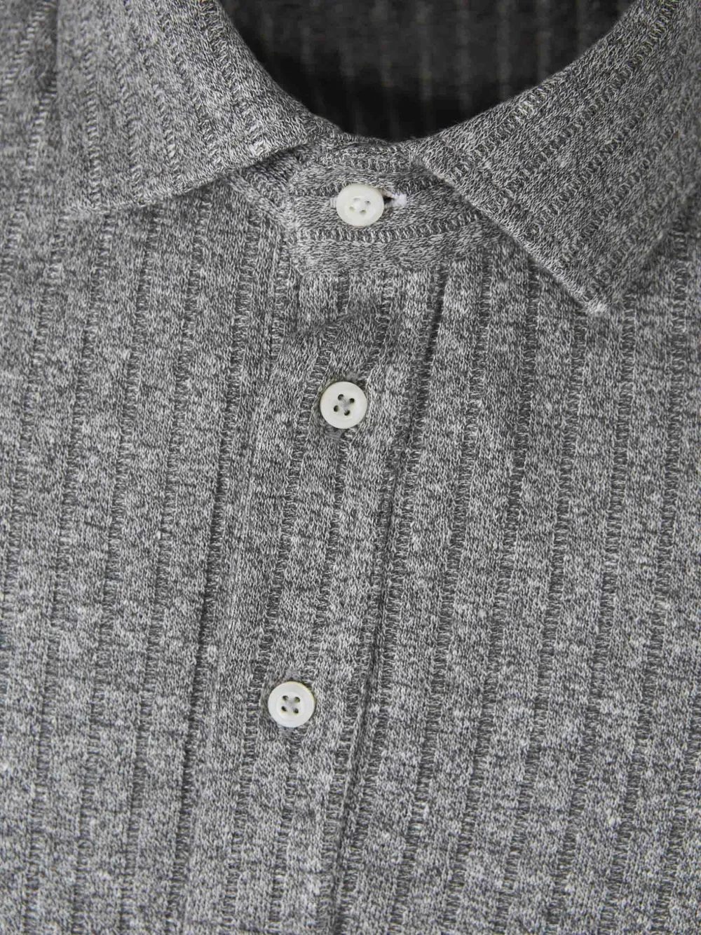 Brunello Cucinelli Ribgebreid poloshirt Grijs