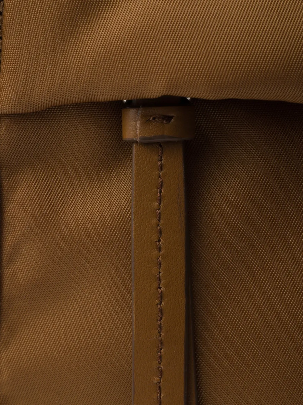 Prada Grote Re-Nylon gewatteerde schoudertas Bruin