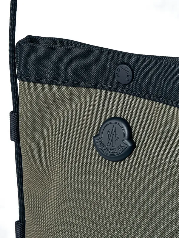 MONCLER ブラック サコッシュ・携帯入れ MONCLER Logo-Appliquéd Leather-Trimmed Canvas Pouch for Men | MR