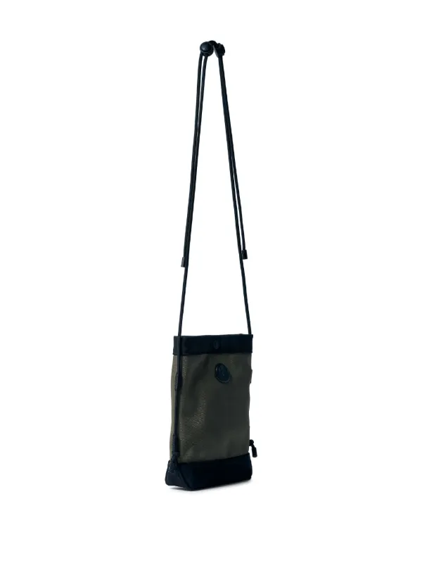 MONCLER ブラック サコッシュ・携帯入れ Moncler Crossbody Phone Pouch | Neutrals | FARFETCH