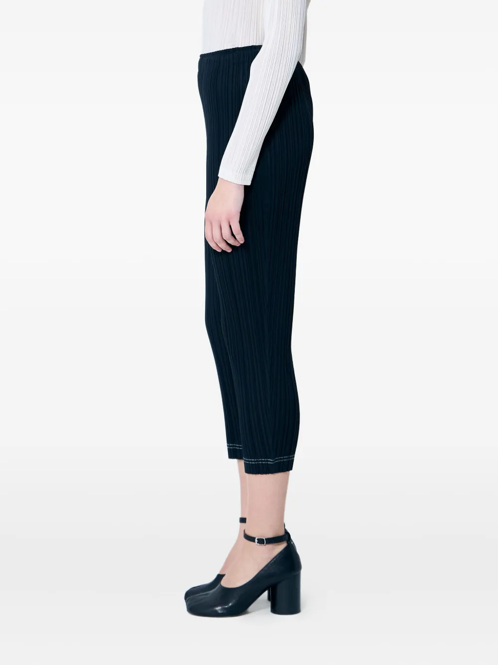 Pleats Please Issey Miyake pleated cropped trousers Zwart