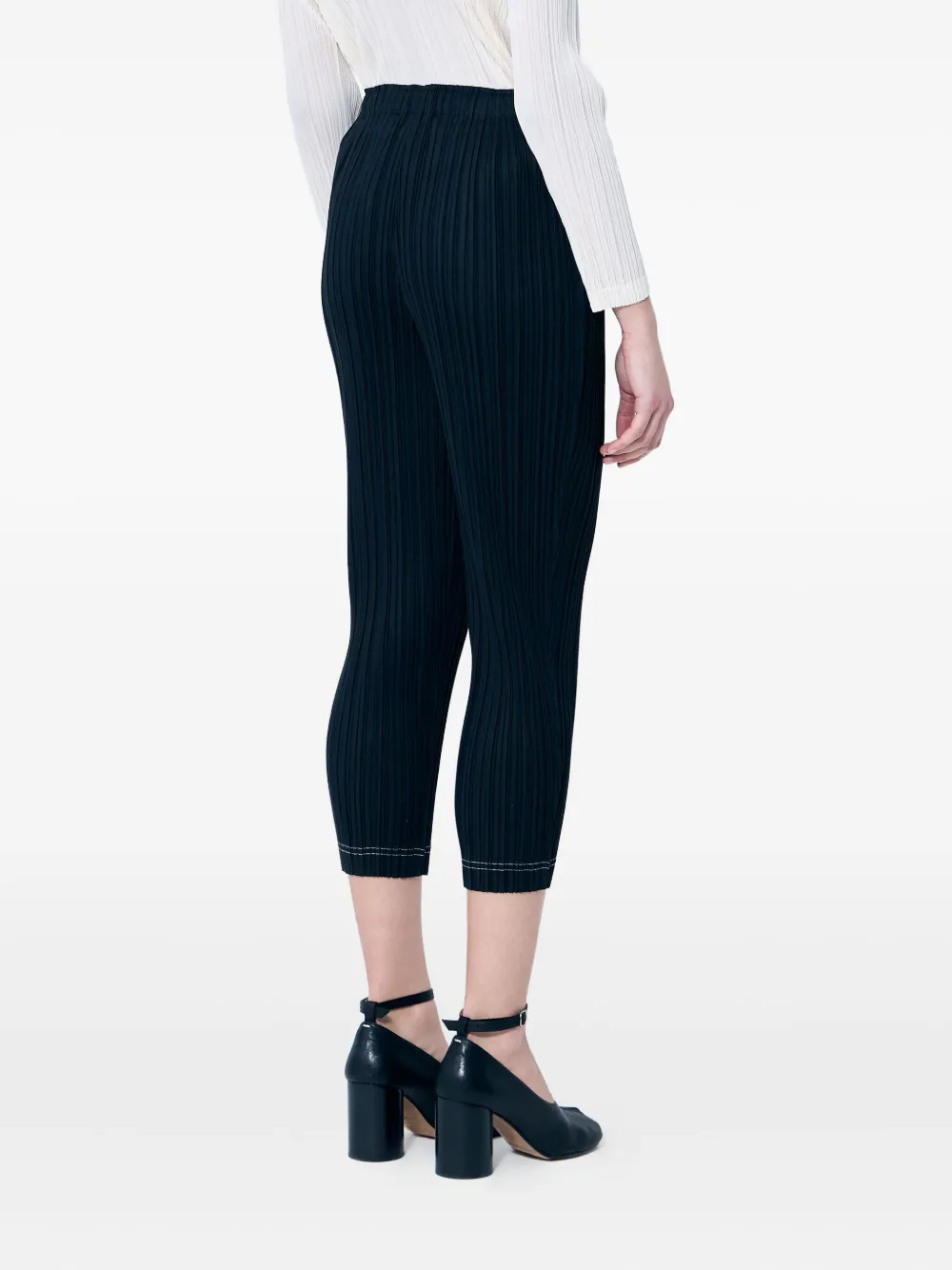 Pleats Please Issey Miyake pleated cropped trousers Zwart