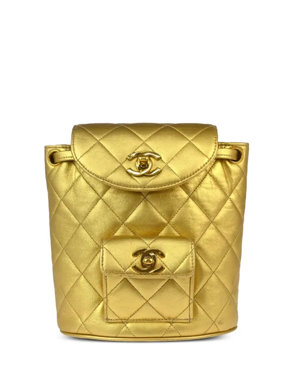 1992 Vintage Chanel triple CC Gold Quilted Backpack CHANEL Pre-Owned 1992 Triple CC Flap Backpack | Black | FARFETCH main image 2