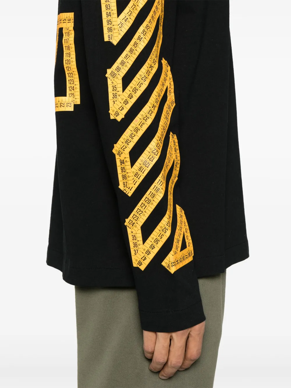 Off-White Tape Arrow T-shirt Zwart