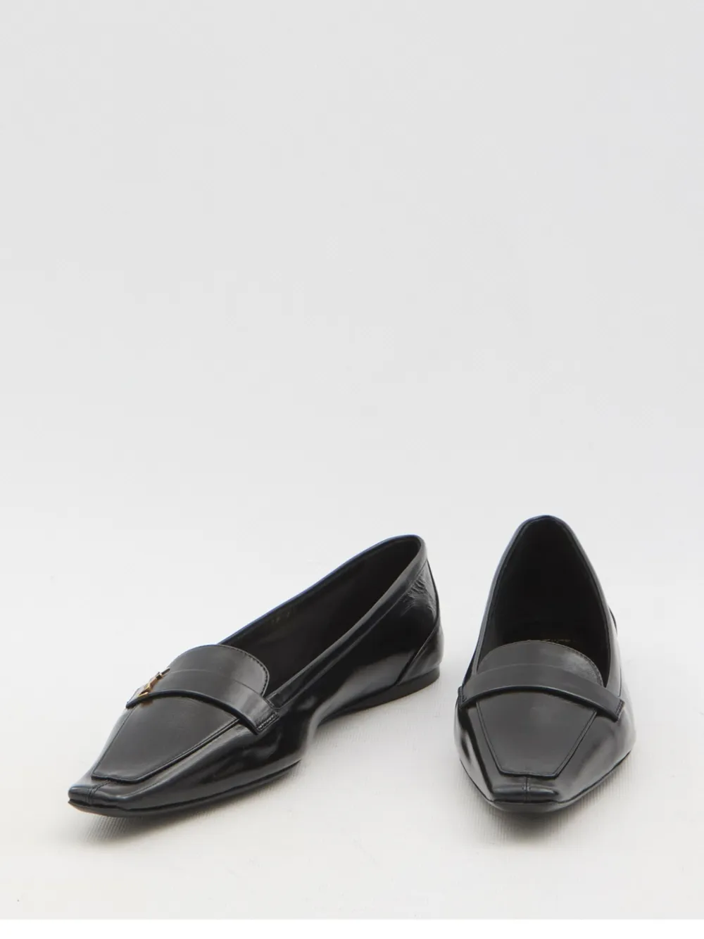 Saint Laurent Poppy Leather Ballet Flats In Schwarz