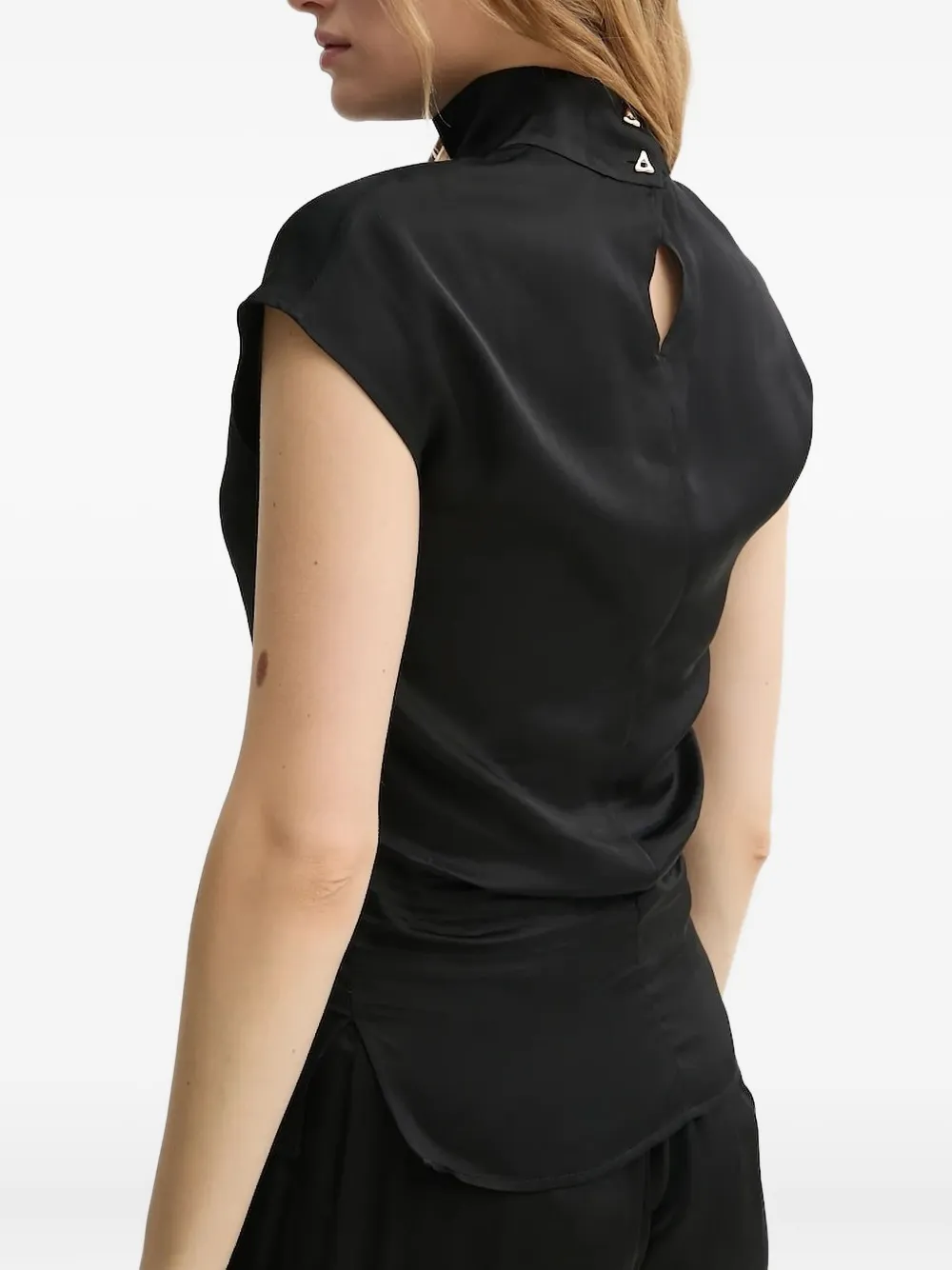 AERON Blouse met col en korte mouwen - Zwart