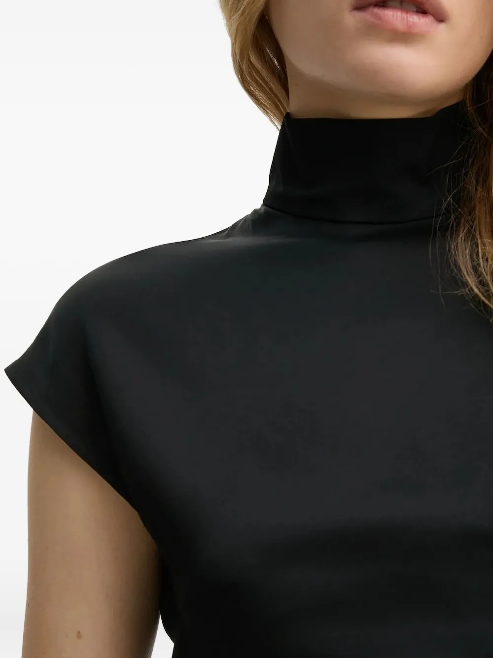 Aeron Turtleneck Short-sleeves Blouse In Black