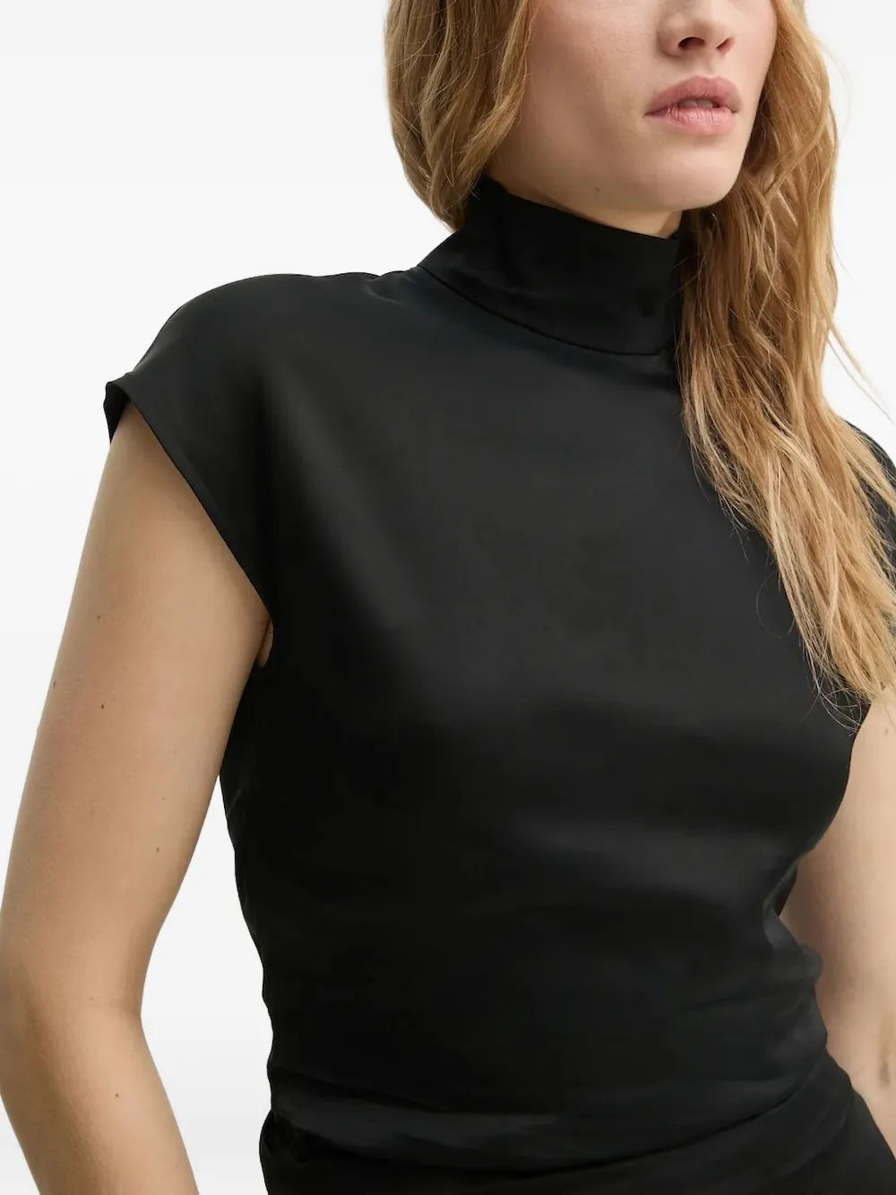 Aeron Turtleneck Short-sleeves Blouse In Black