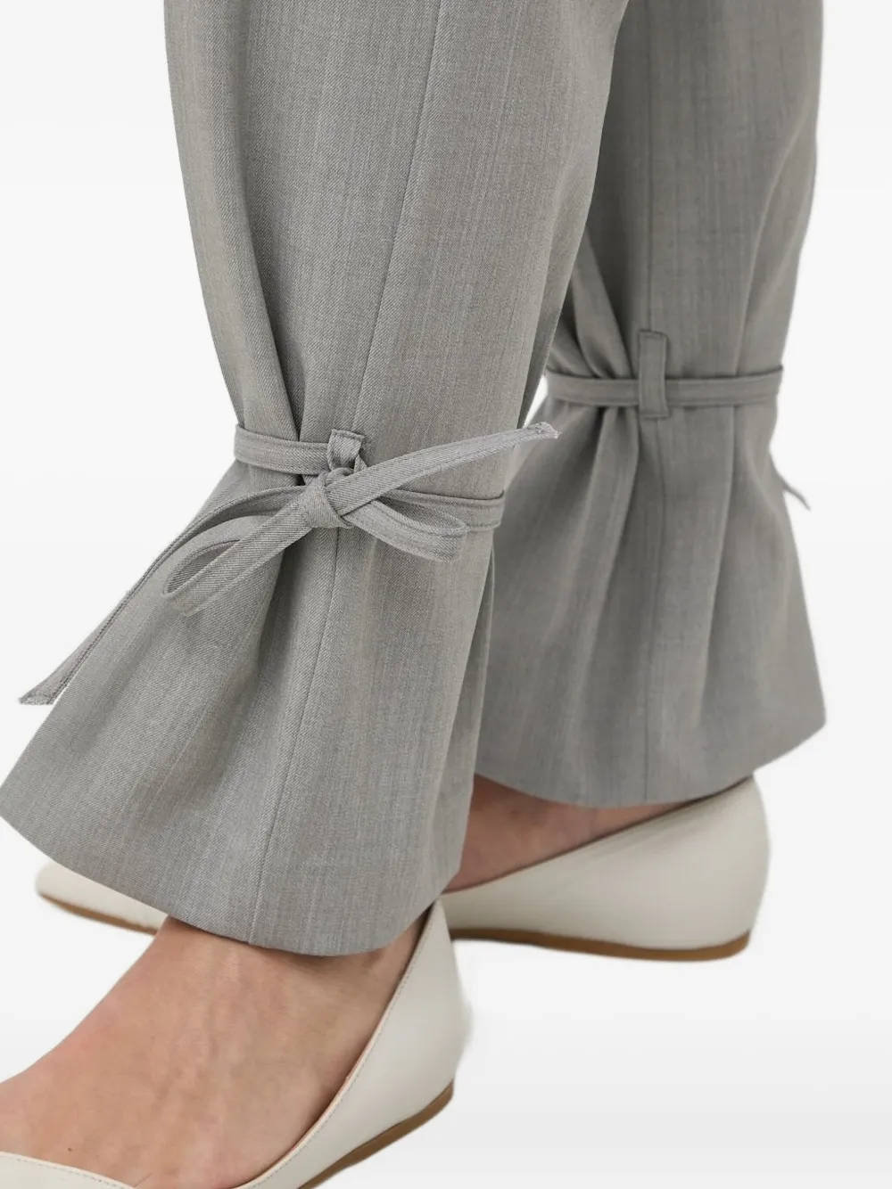 Beatrice B Ankle-fastening Patch-pocket Trousers In Gray