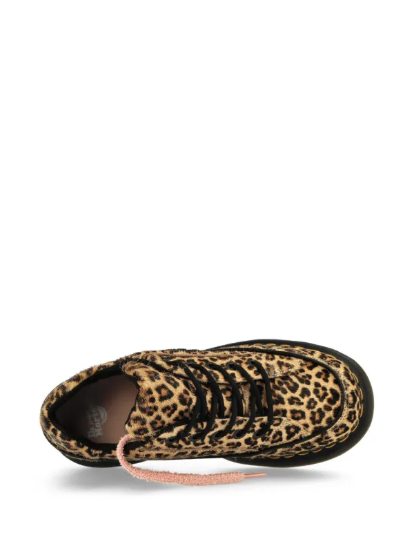 Dr. Martens Buzz 5i スニーカー | ブラウン | FARFETCH JP