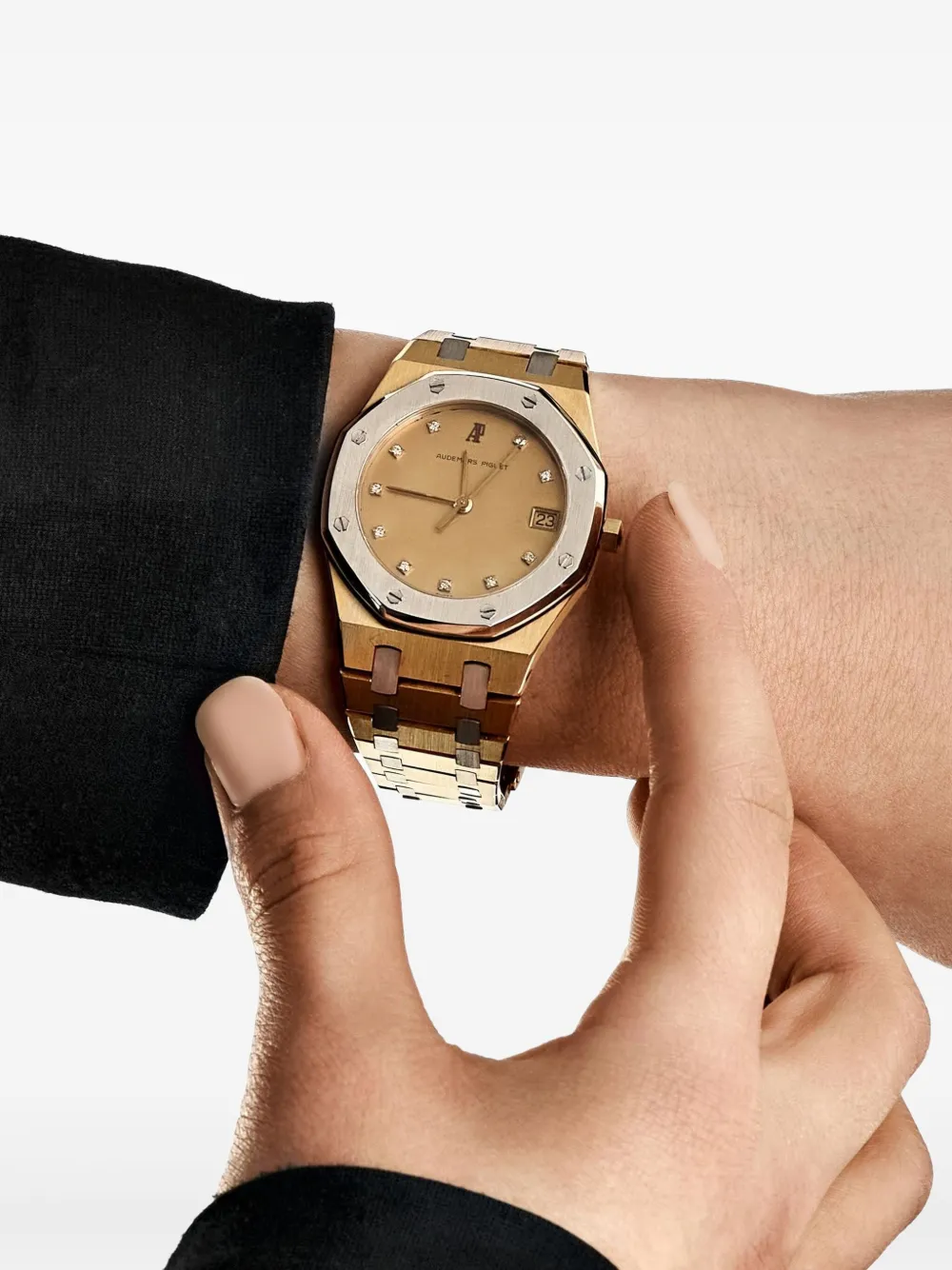 Audemars Piguet pre-owned Royal Oak 36mm | Pre-Owned | Image 2