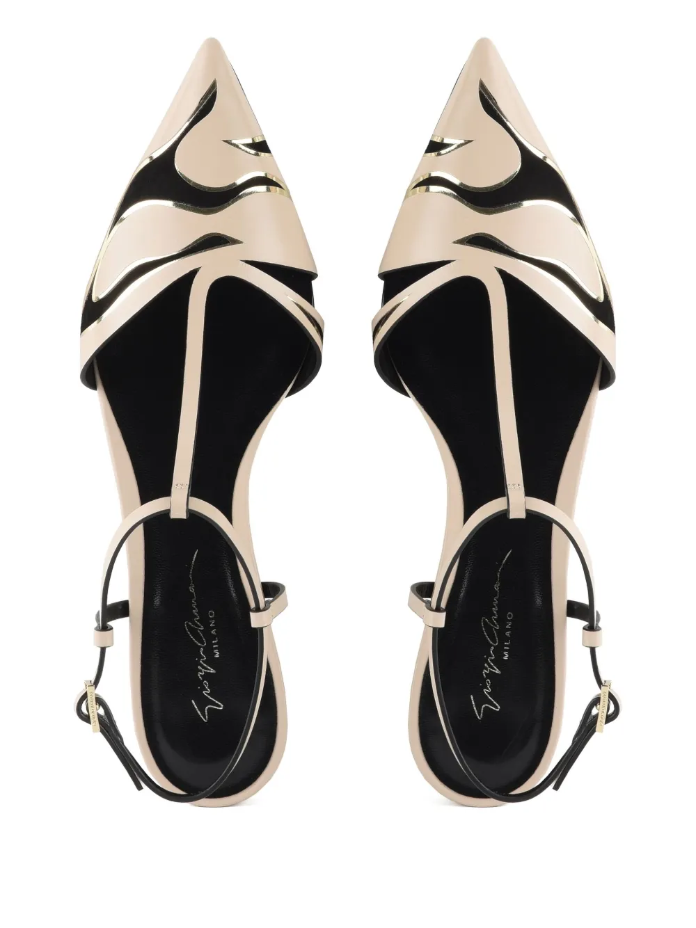 Giorgio Armani Leren ballerina's Beige