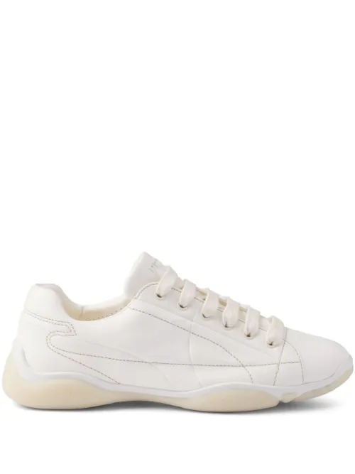 Baskets en cuir à logo embossé - Prada - Modalova