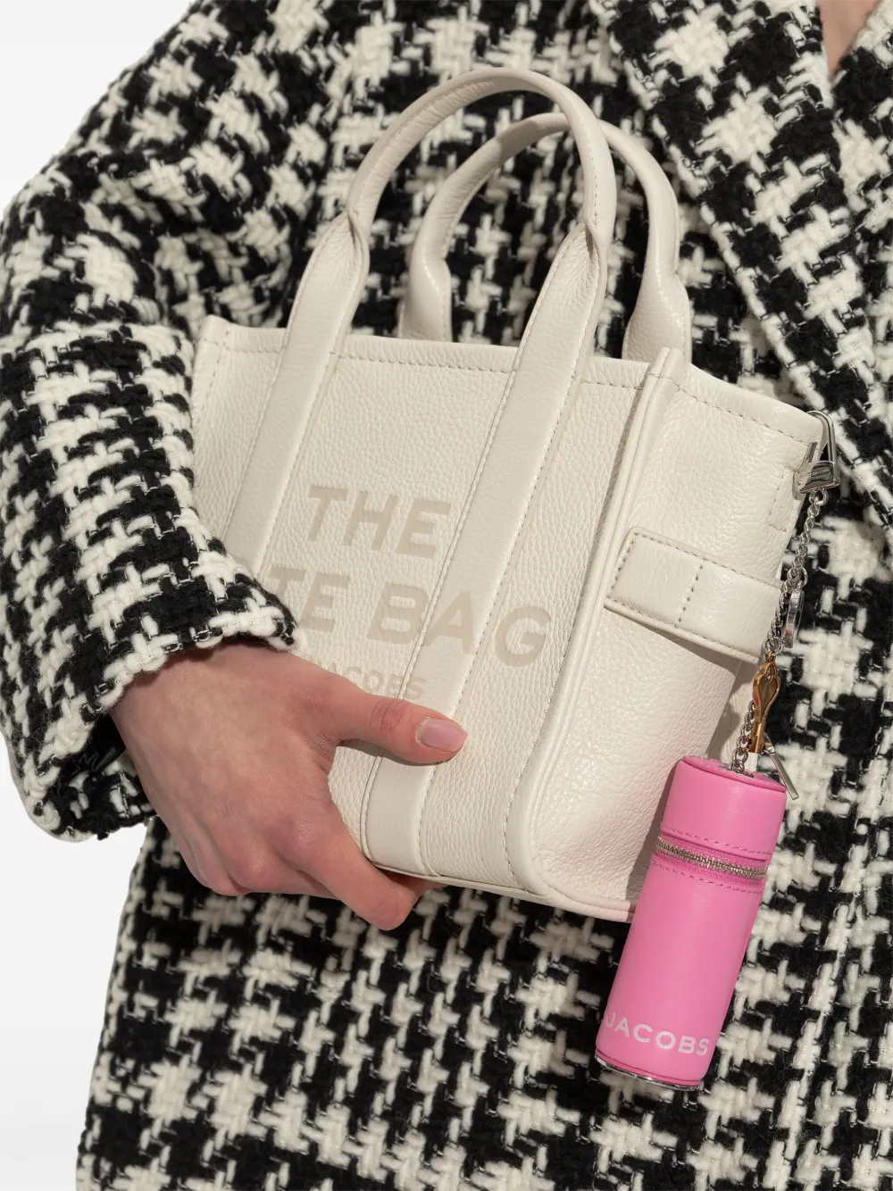 Marc Jacobs The Lipstick Case Charm Keychain In 粉色