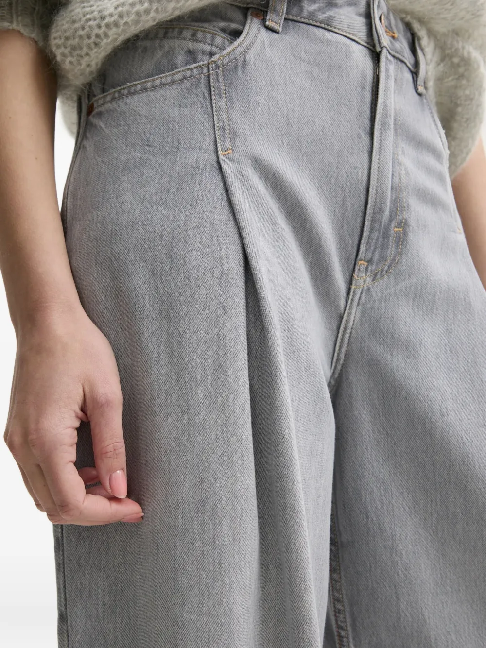 Hugo Boss Pleated Wide-leg Jeans In Gray