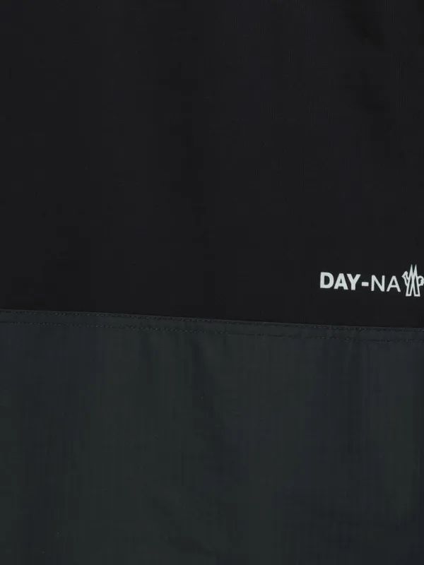 Moncler Grenoble マルチポケット Tシャツ | ブラック | FARFETCH JP