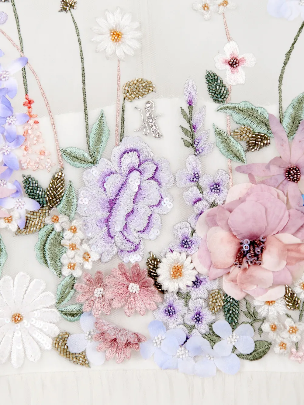 MAISON AVA Jurk met geborduurde bloemen Wit