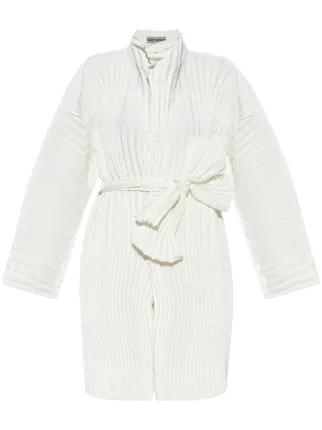Issey Miyake Wavering Pleats Coat | White | FARFETCH JO