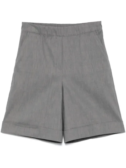 D.Exterior pressed-crease shorts