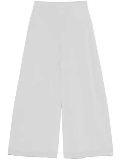 D.Exterior cropped trousers