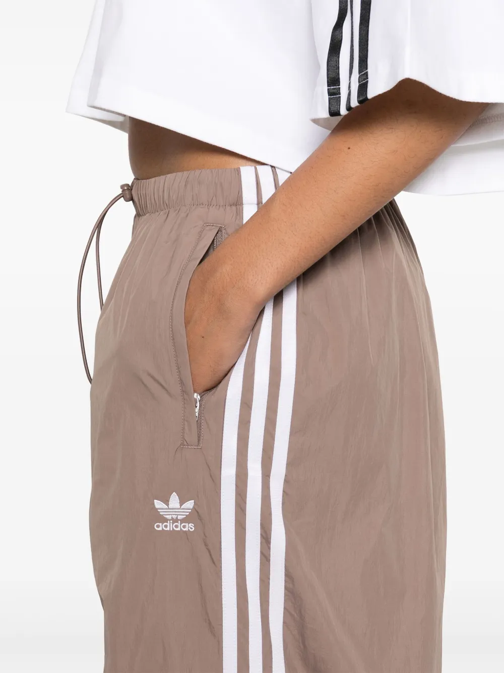 adidas Parachute broek met 3 strepen Bruin