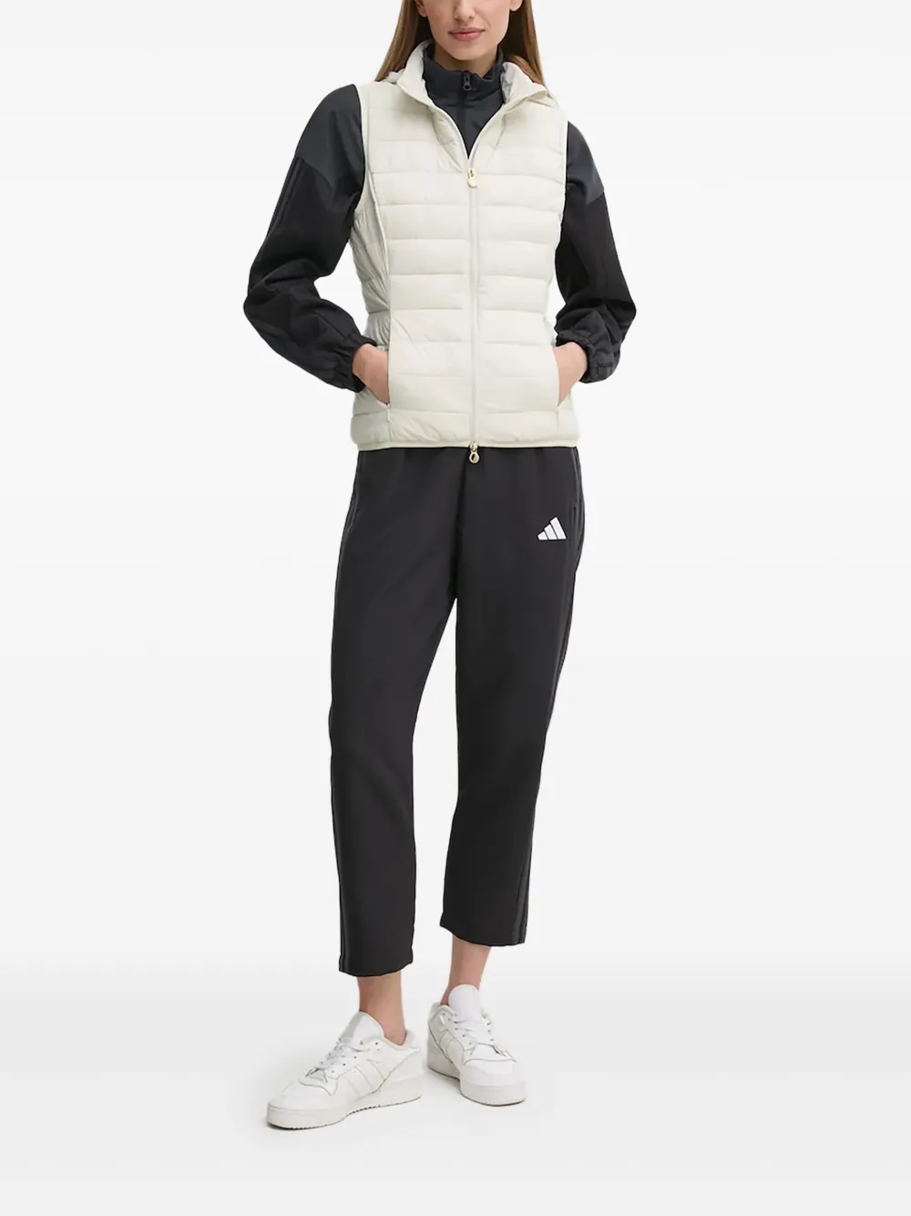 Ea7 Emporio Armani logo-print quilted gilet | White | Image 1