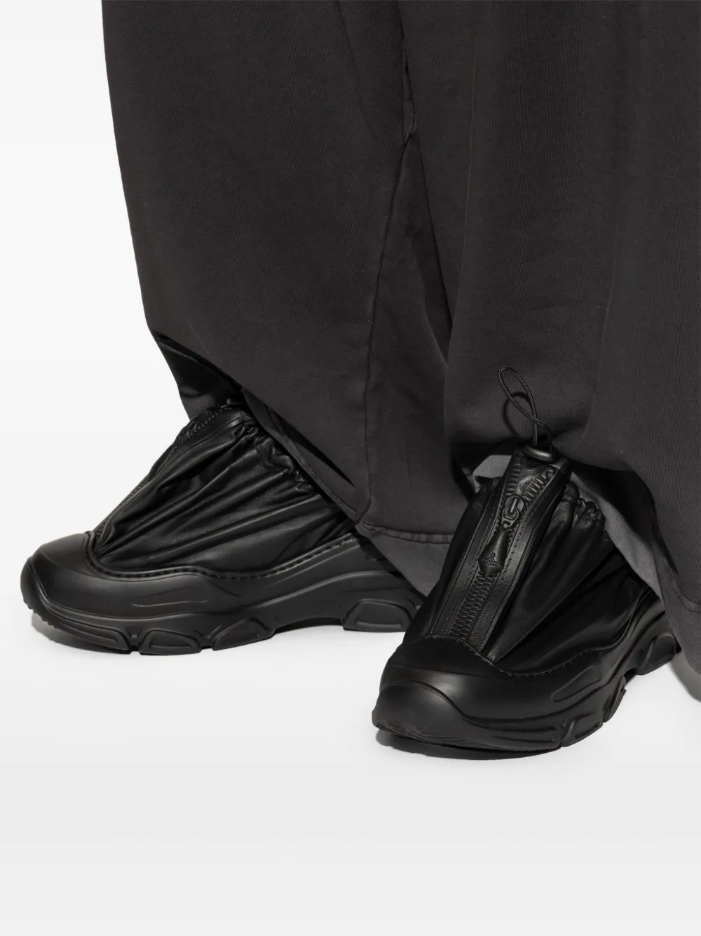 Vivienne Westwood レザースニーカー | ブラック | FARFETCH JP