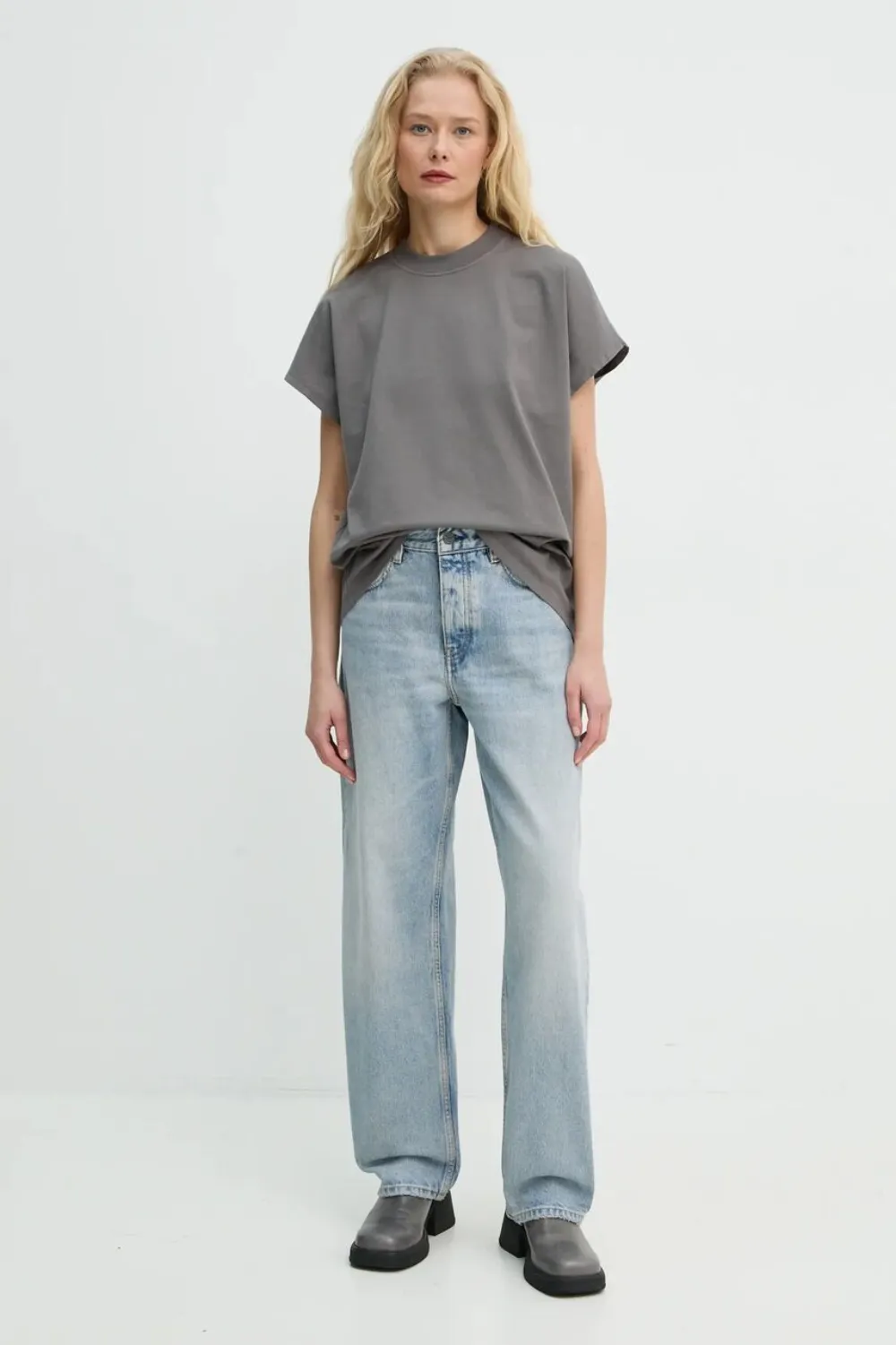 Won Hundred Logo-patch Jeans In Blue