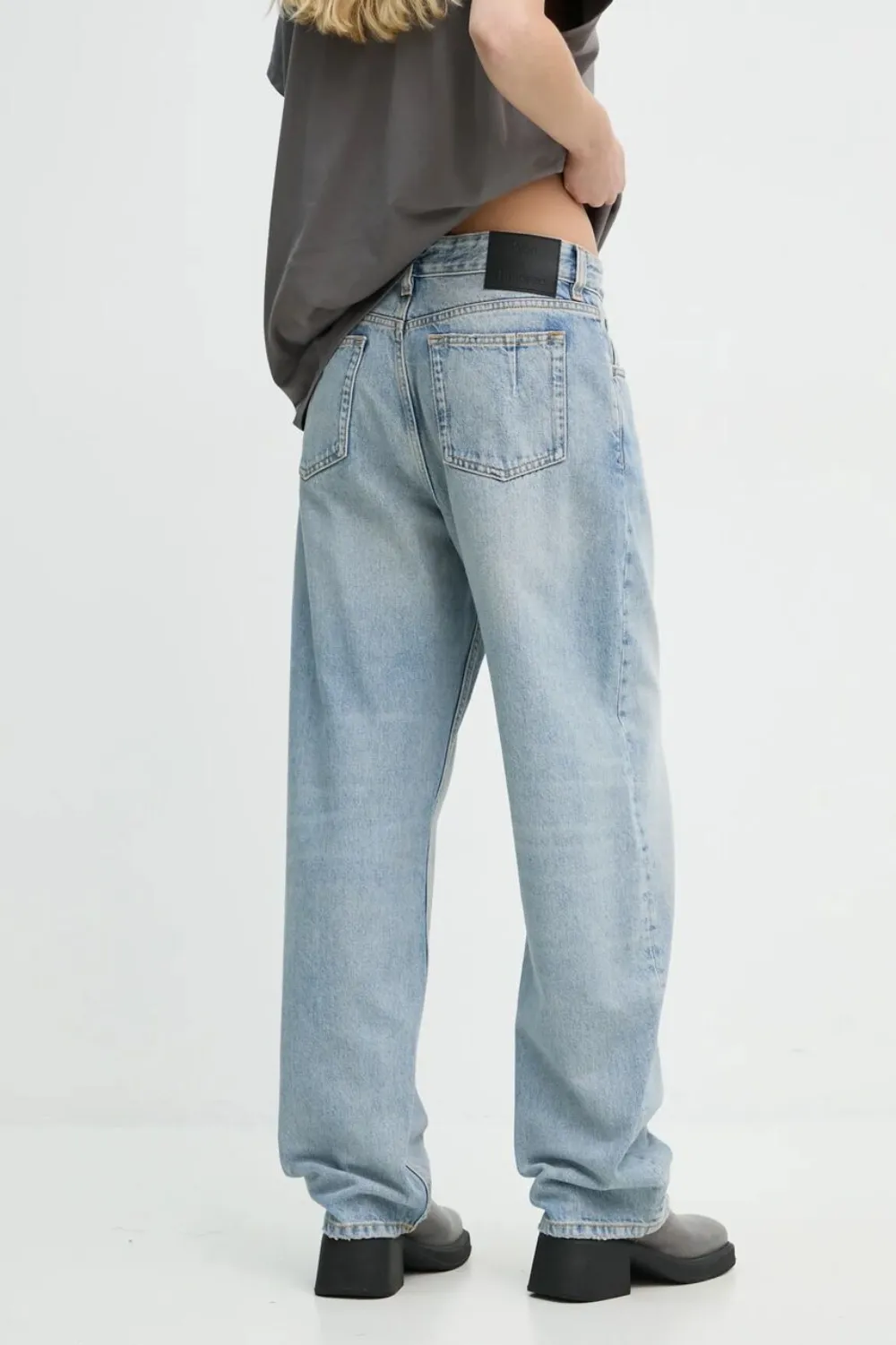 Won Hundred Logo-patch Jeans In Blue