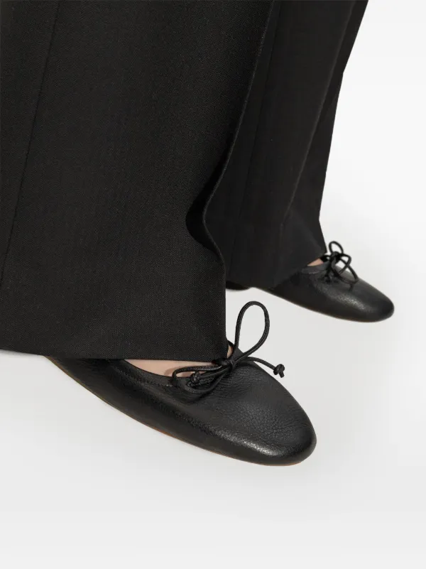 【JW ANDERSON】 コーナーレザーフラットシューズ ブラック JW Anderson レザー フラットシューズ | ブラック | FARFETCH JP