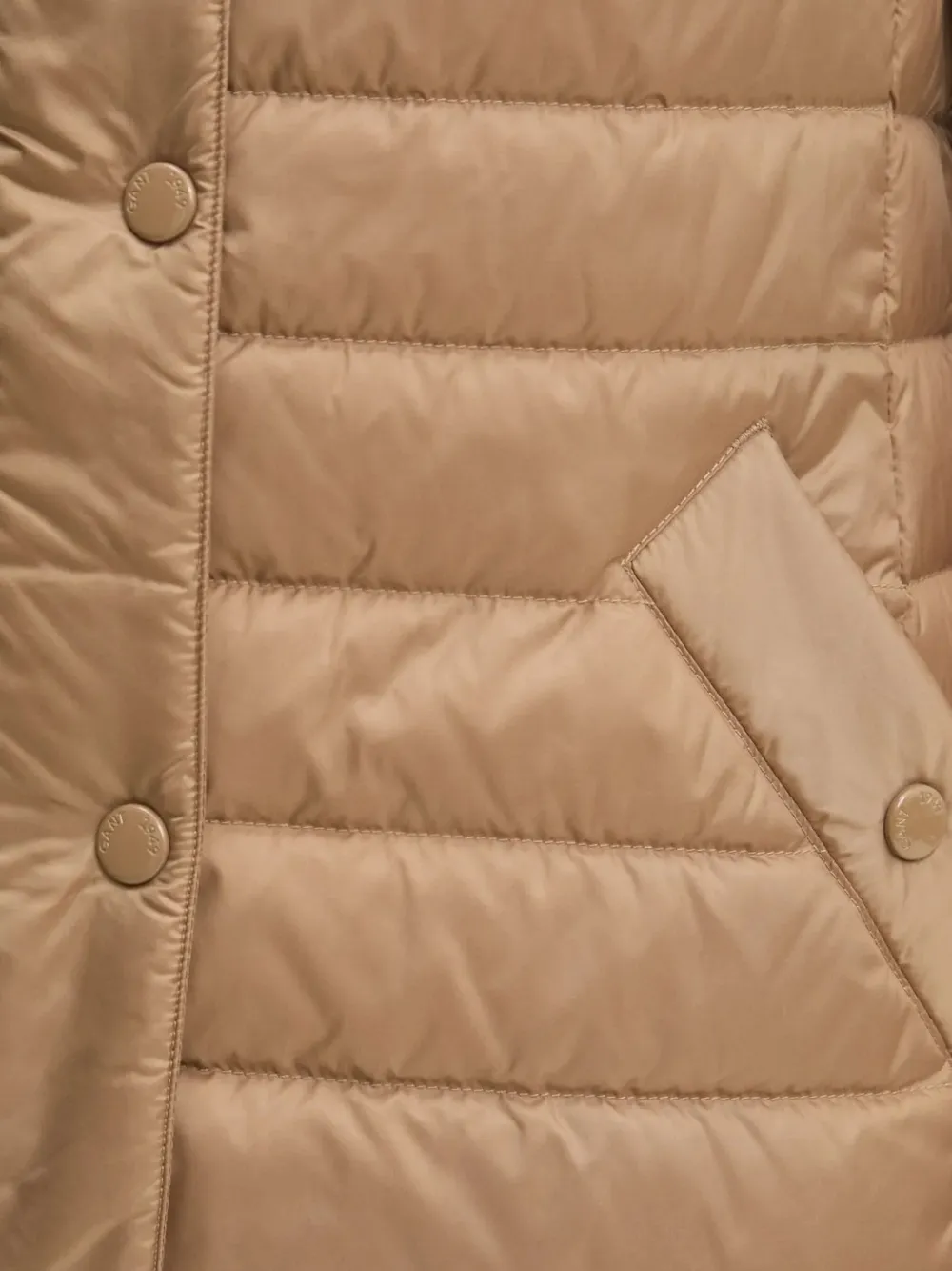 Gant Quilted Gilet In Brown
