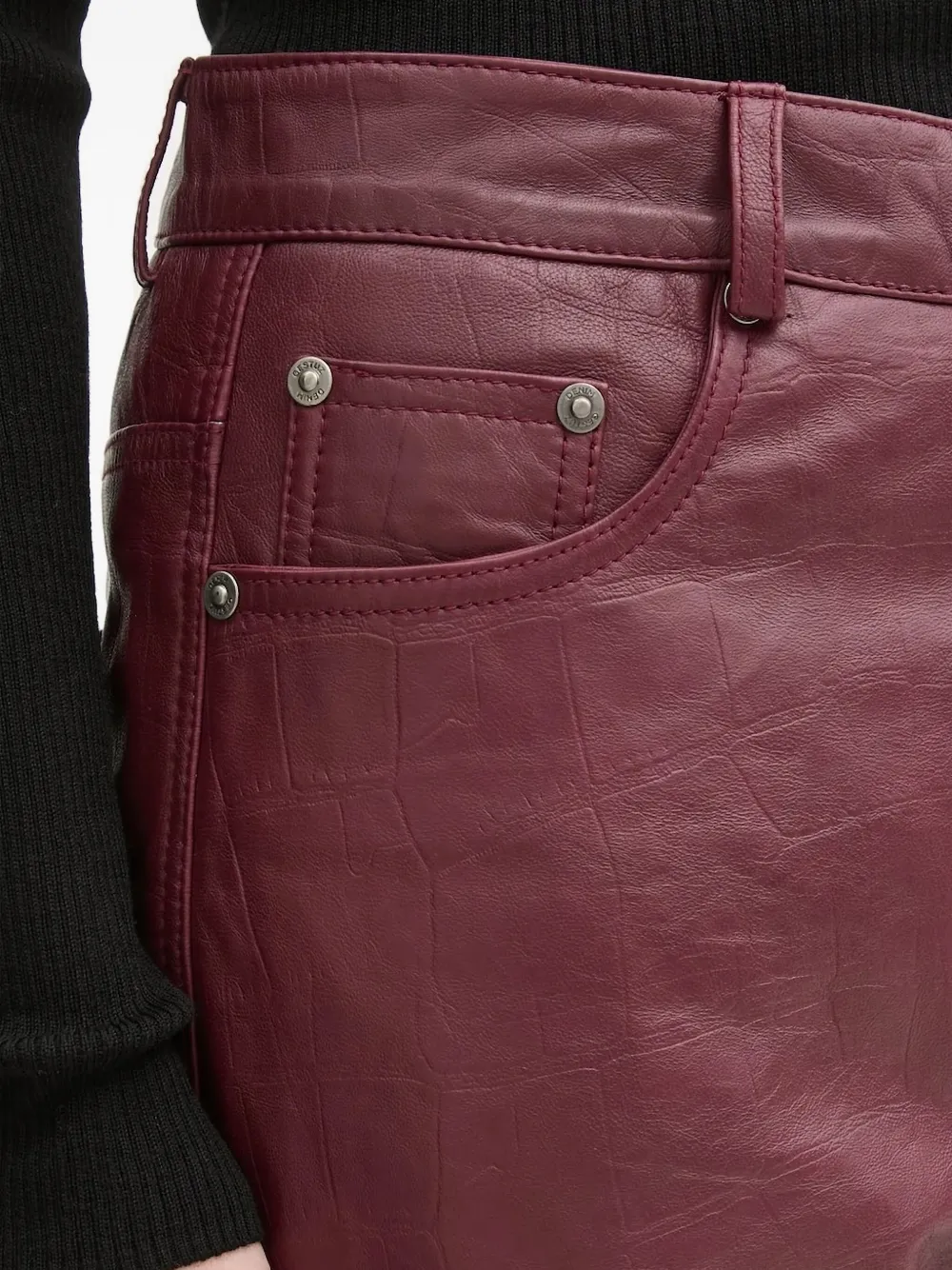 Gestuz Loafers met krokodillen-reliëf Rood