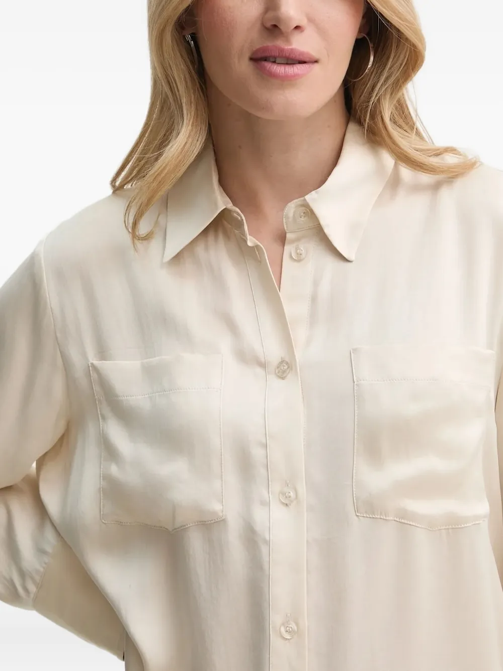 Gestuz Satijnen blouse met zakdetail Beige